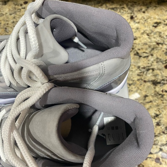 Jordan 11 cool grey - Picture 3 of 5